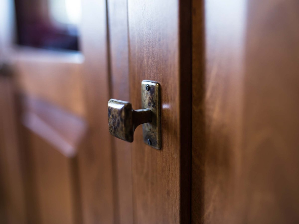 Kleiderschrank aus Holz MENDOZ